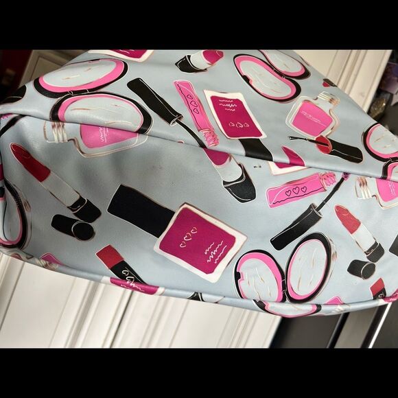 Modern Chic - Marvelous Makeup Tote - Picture 6 of 8